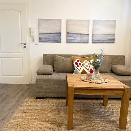 Apartment Kapitaenshaus 7 *